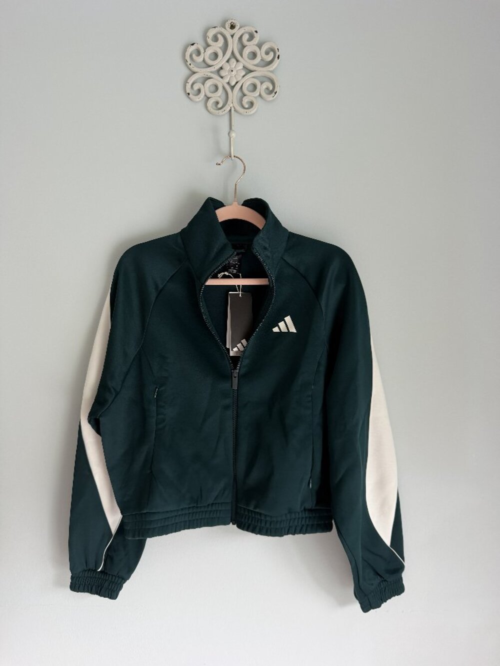 Adidas Stadium Tracktop in Aurora Ivy and Off White NWT